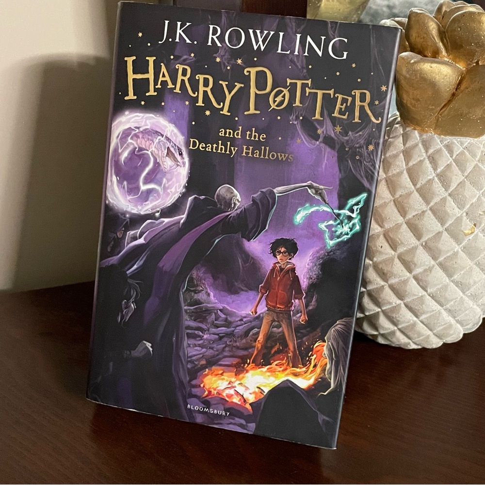 Harry Potter and the Deathly Hallows Hardcover Book